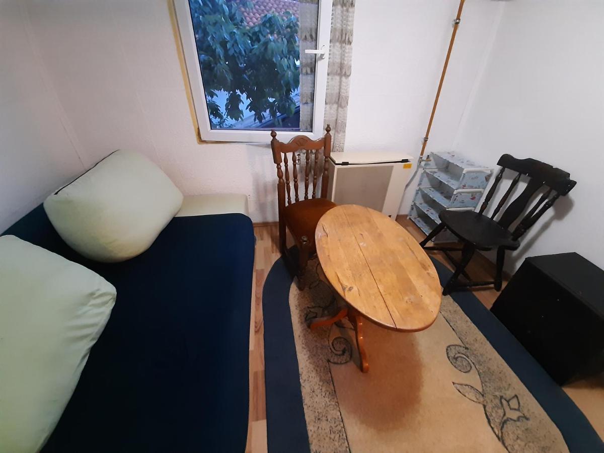 Apartmán Sprat Kuce SJJ Exteriér fotografie